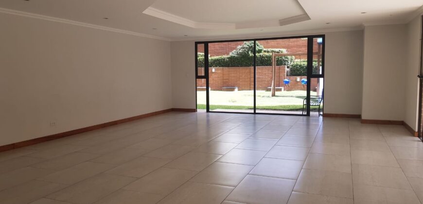 APARTAMENTO EN RENTA ALMEIRA ZONA 14