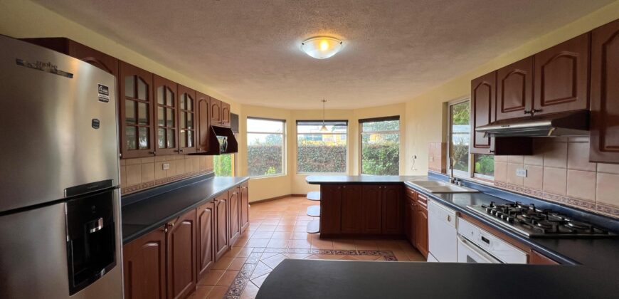 CASA EN VENTA RESIDENCIAL LOMA REAL SAN CRISTOBAL ZONA 8 DE MIXCO