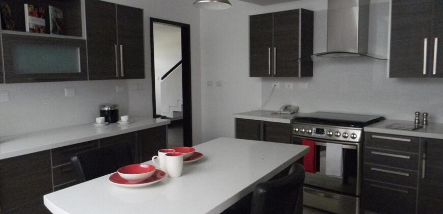 CASA EN RENTA EN CAMPOS DE SAN ISIDRO ZONA 16