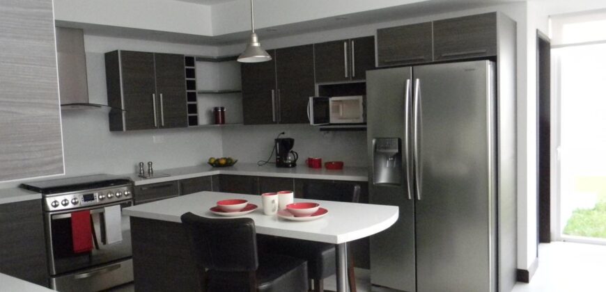 CASA EN RENTA EN CAMPOS DE SAN ISIDRO ZONA 16