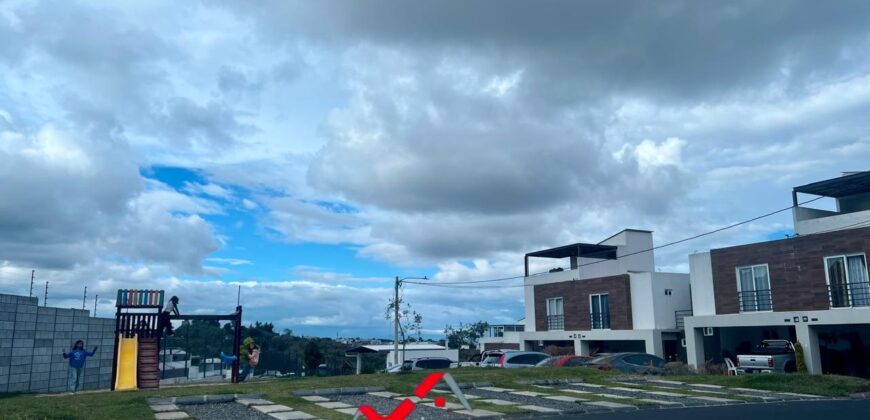 Casa en Venta en Condado San Jacinto, Zona 10 de Mixco