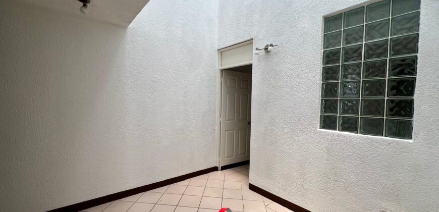 CASA EN VENTA LAS MARAVILLAS, KM 27 CARRETERA A EL SALVADOR FRAIJANES