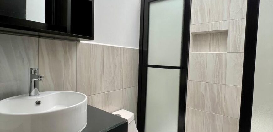 CASA EN VENTA CARRETERA A PIEDRA PARADA CRISTO REY, ZONA 6, SANTA CATARINA PINULA,  A 3 MINUTOS DE EL PULTE