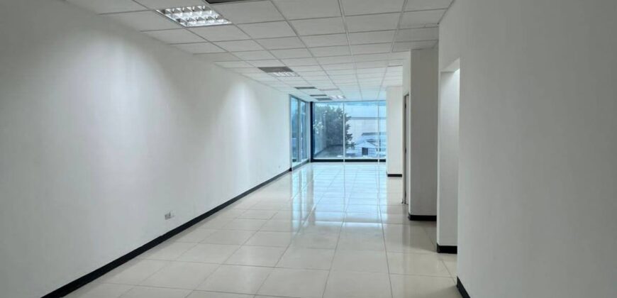 OFICINA EN RENTA ZONA PRADERA, ZONA 10