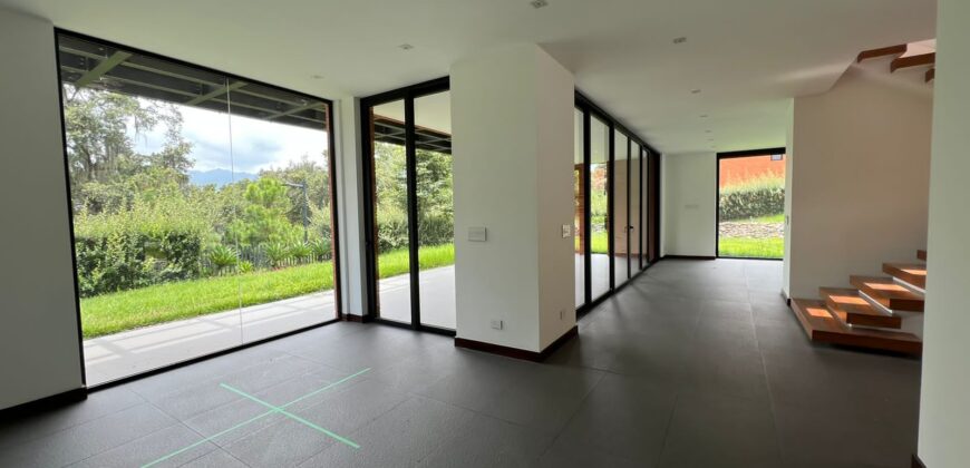 CASA EN VENTA EN PULTE GOLF, SAN ISIDRO, ZONA 16