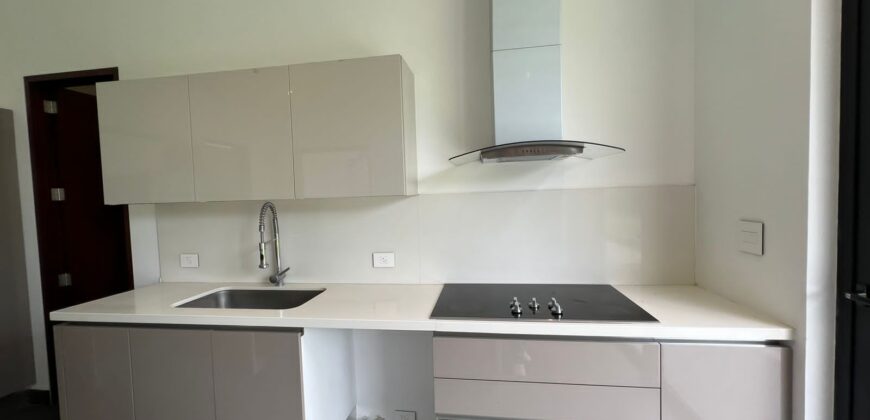 CASA EN VENTA EN PULTE GOLF, SAN ISIDRO, ZONA 16
