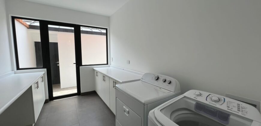 CASA EN VENTA EN PULTE GOLF, SAN ISIDRO, ZONA 16