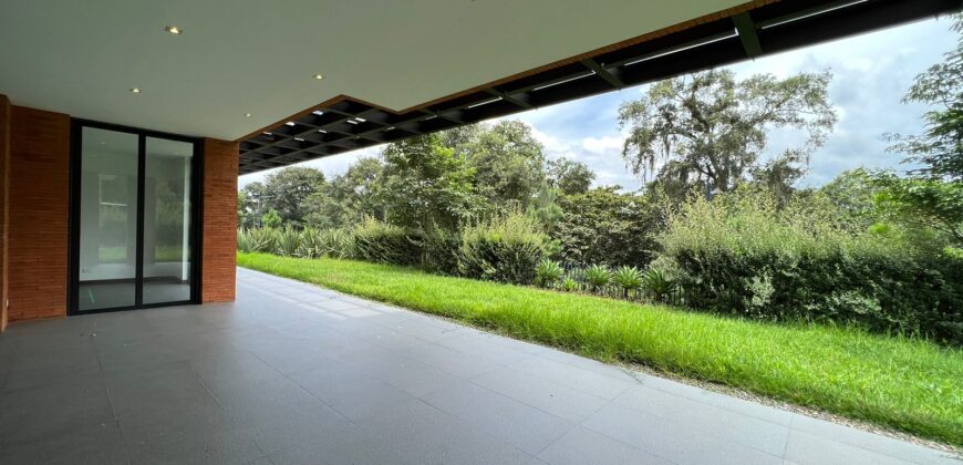 CASA EN VENTA EN PULTE GOLF, SAN ISIDRO, ZONA 16