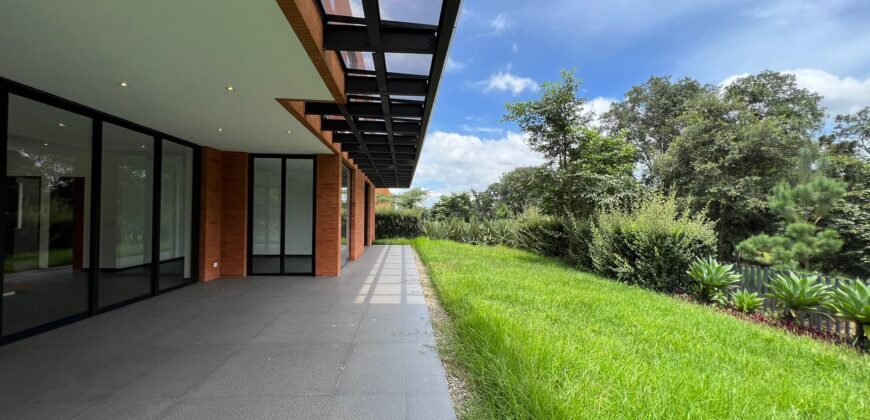CASA EN VENTA EN PULTE GOLF, SAN ISIDRO, ZONA 16