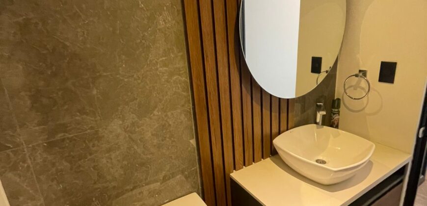 OFICINA EN RENTA RENOVATI ZONA 10