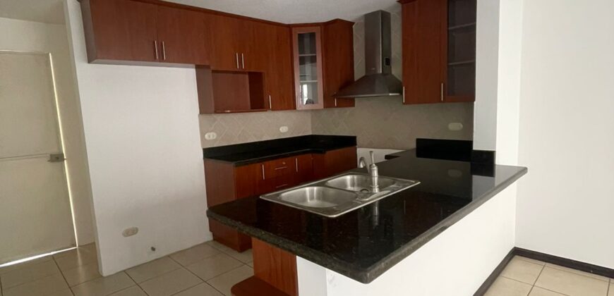 CASA EN VENTA CONDOMINIO SAN MARINO, SAN CRISTOBAL ZONA 8 DE MIXCO