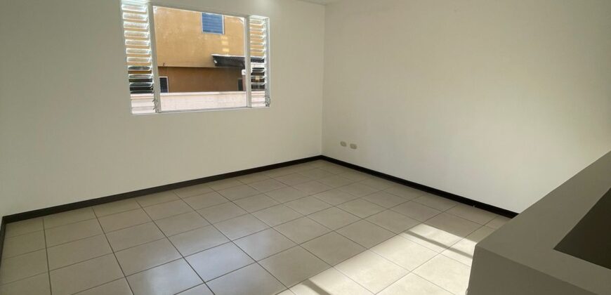 CASA EN VENTA CONDOMINIO SAN MARINO, SAN CRISTOBAL ZONA 8 DE MIXCO