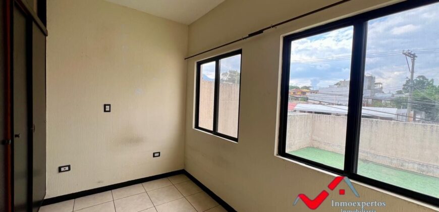 CASA EN VENTA PINARES, SAN CRISTOBAL, ZONA 8 MIXCO