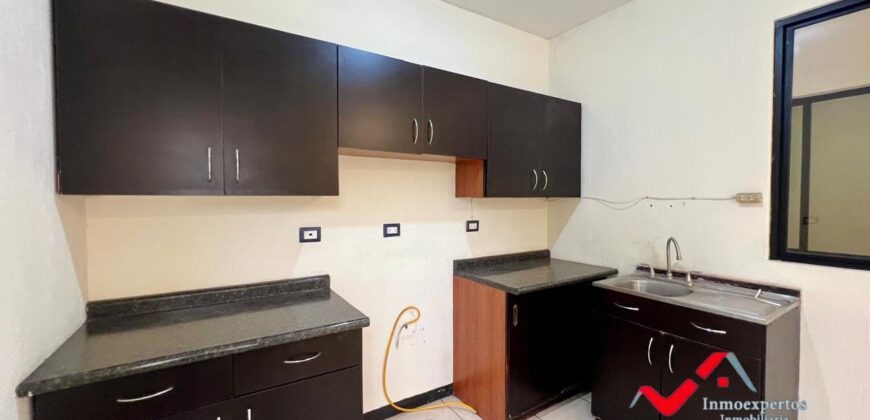 CASA EN VENTA PINARES, SAN CRISTOBAL, ZONA 8 MIXCO