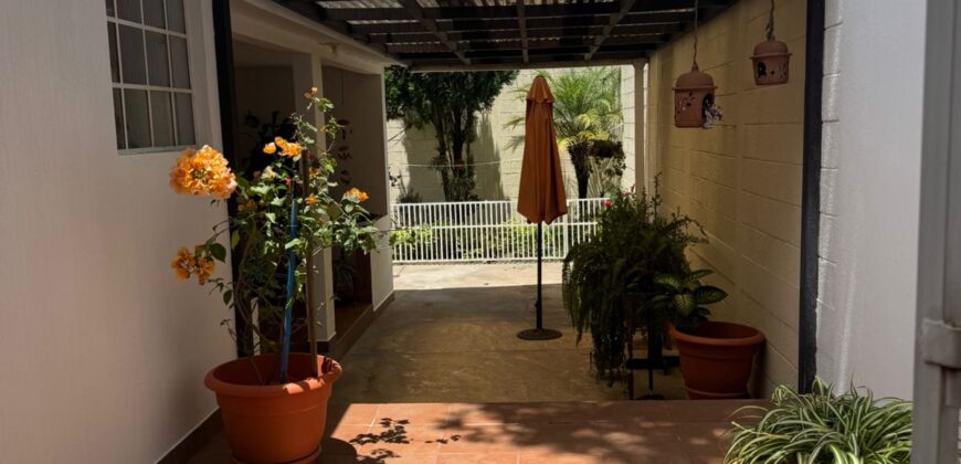 CASA EN VENTA SECTOR B1 SAN CRISTOBAL ZONA 8 DE MIXCO