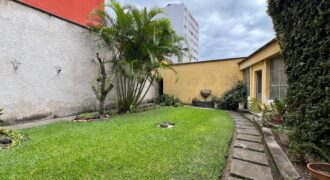 CASA EN VENTA ZONA 1 SOBRE 7MA AVENIDA   