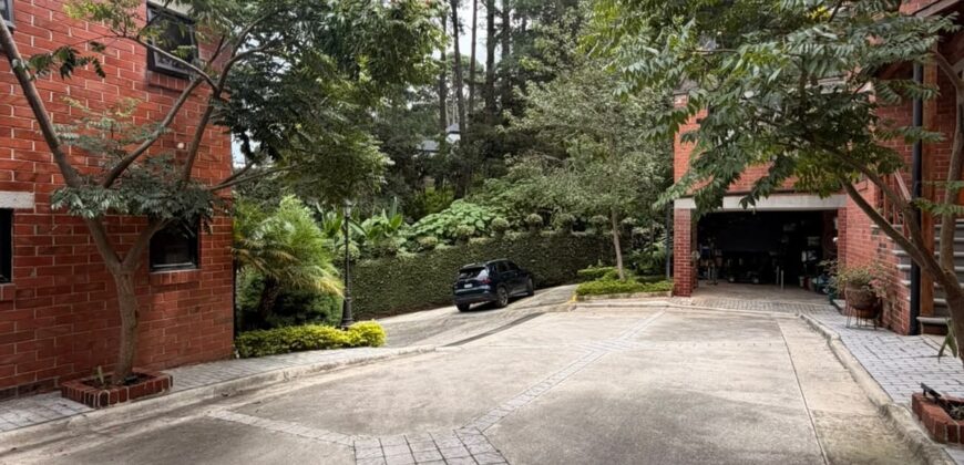 CASA EN VENTA | RESIDENCIAL EL ESCALÓN, SAN JORGE MUXBAL